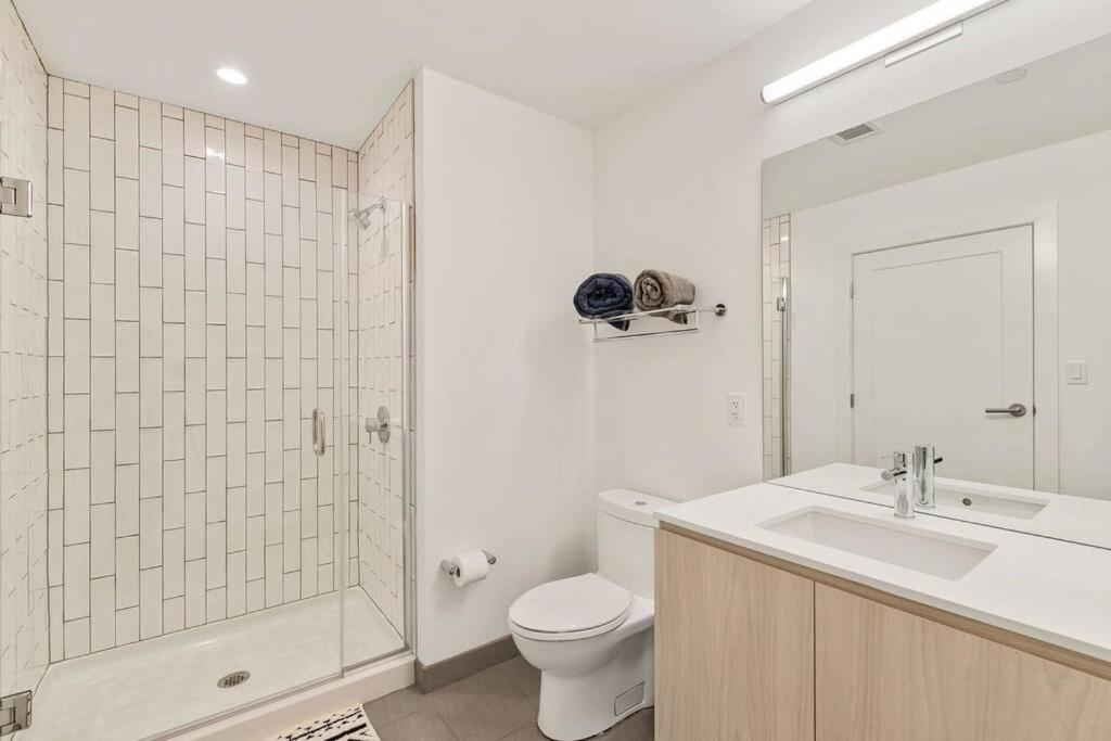Panoramic Sanctuary - 2 Bedroom King Bed, Fenway Park Apartment Boston