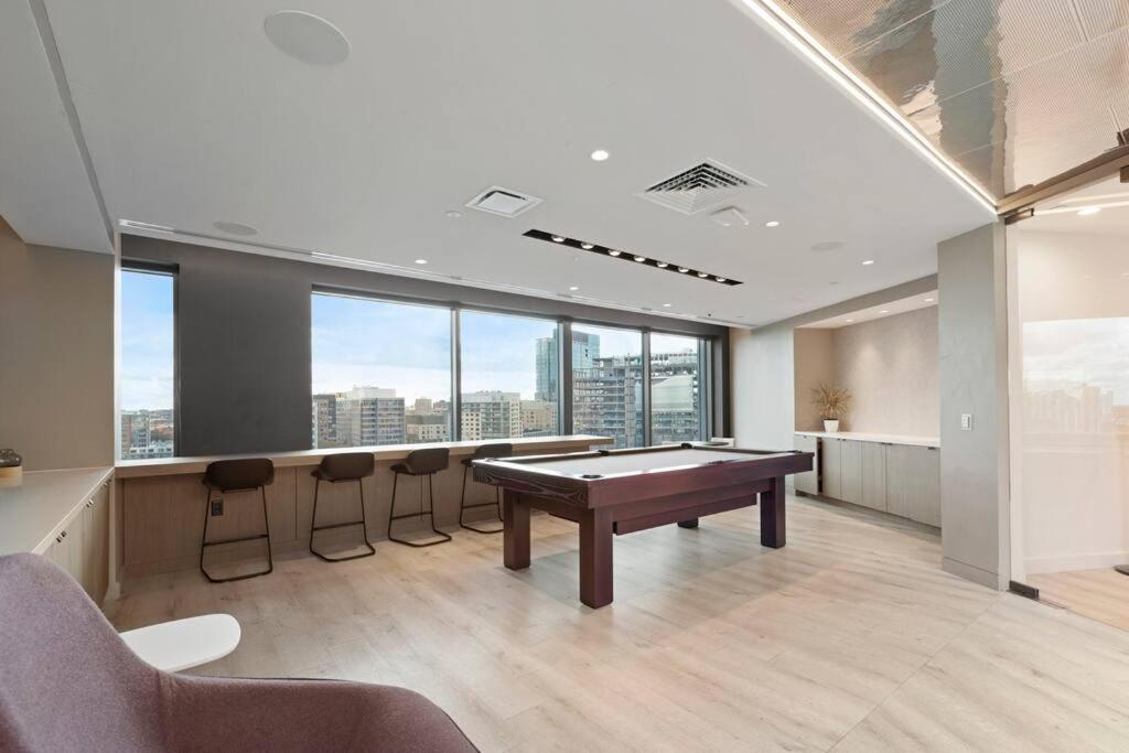Panoramic Sanctuary - 2 Bedroom King Bed, Fenway Park * Boston