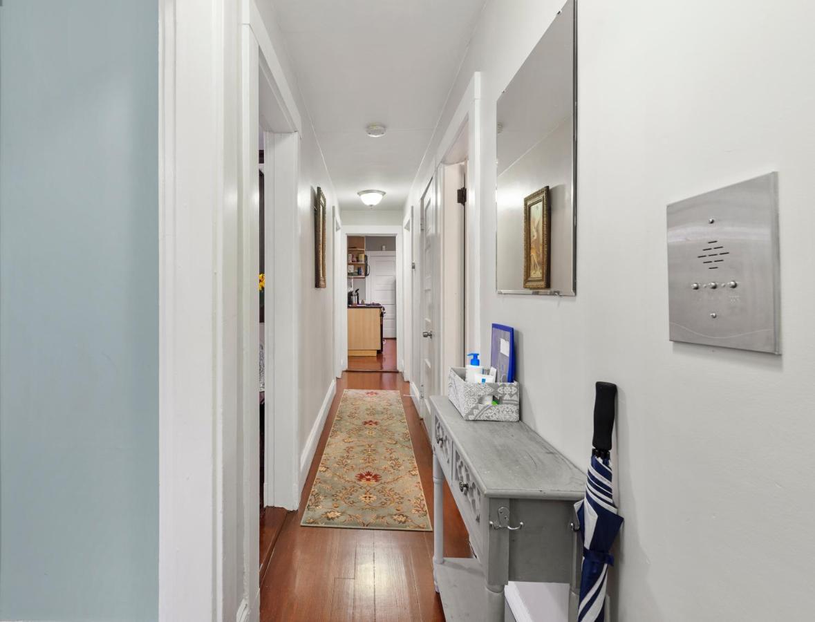 Bright & Spacious 2br Apartment, Mins From Downtown Boston, Parking Boston