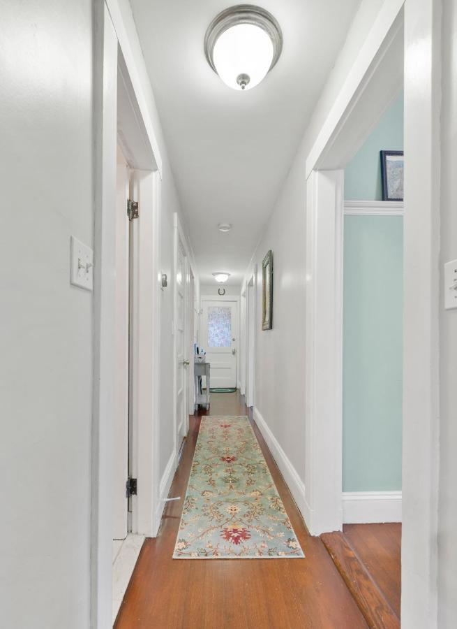 Bright & Spacious 2br Apartment, Mins From Downtown Boston, Parking *