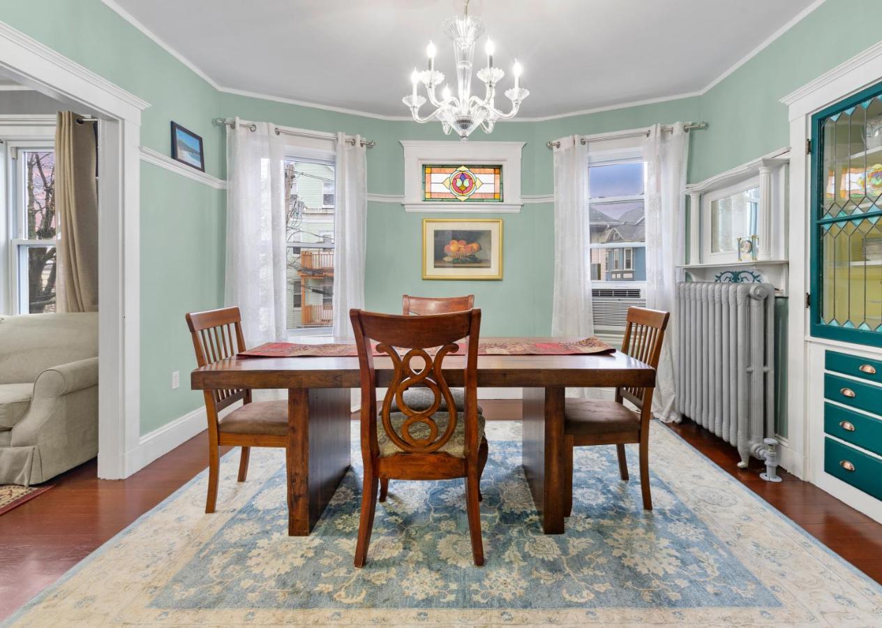 Apartment Bright & Spacious 2br Apartment, Mins From Downtown Boston, Parking Boston