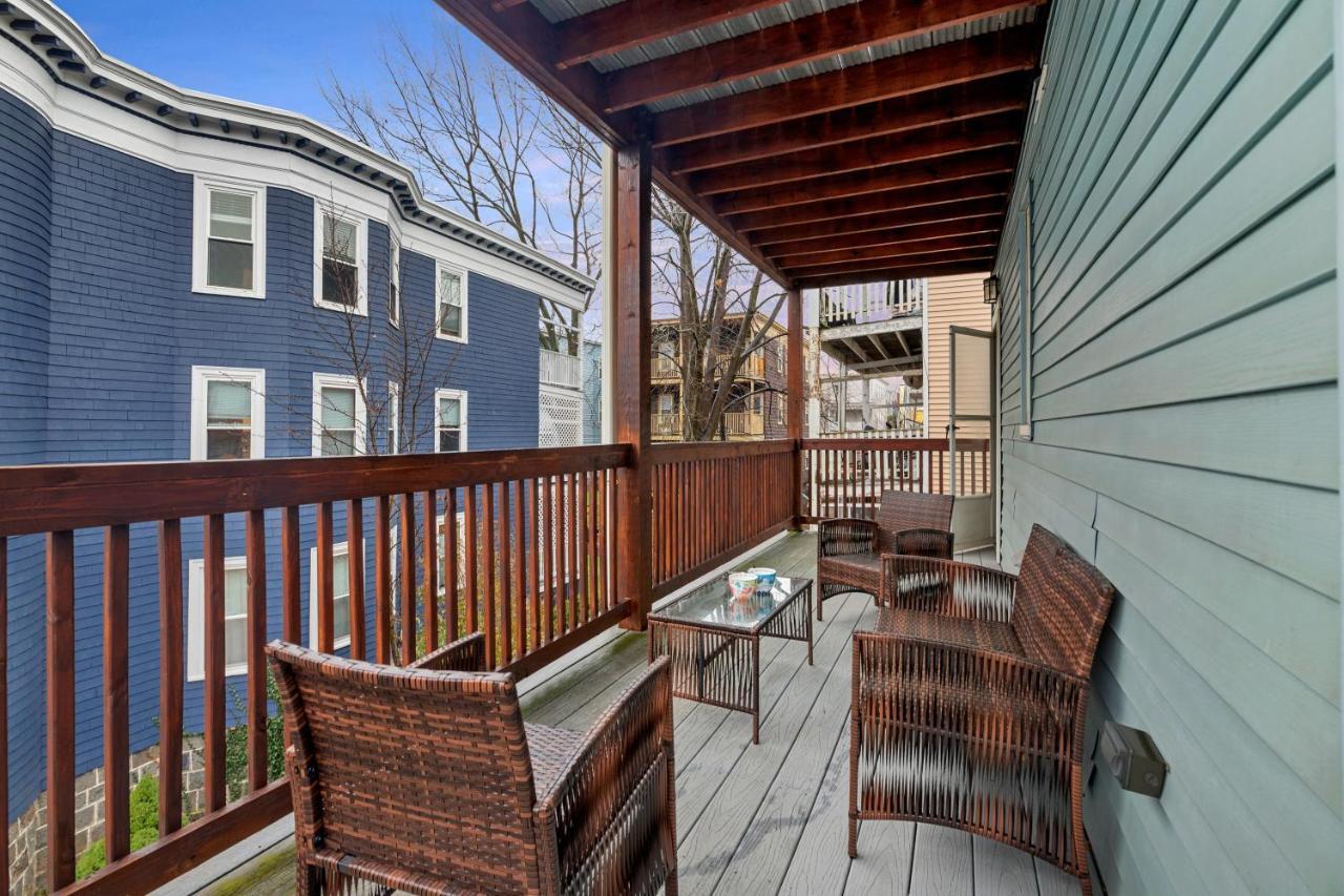 Bright & Spacious 2br Apartment, Mins From Downtown Boston, Parking