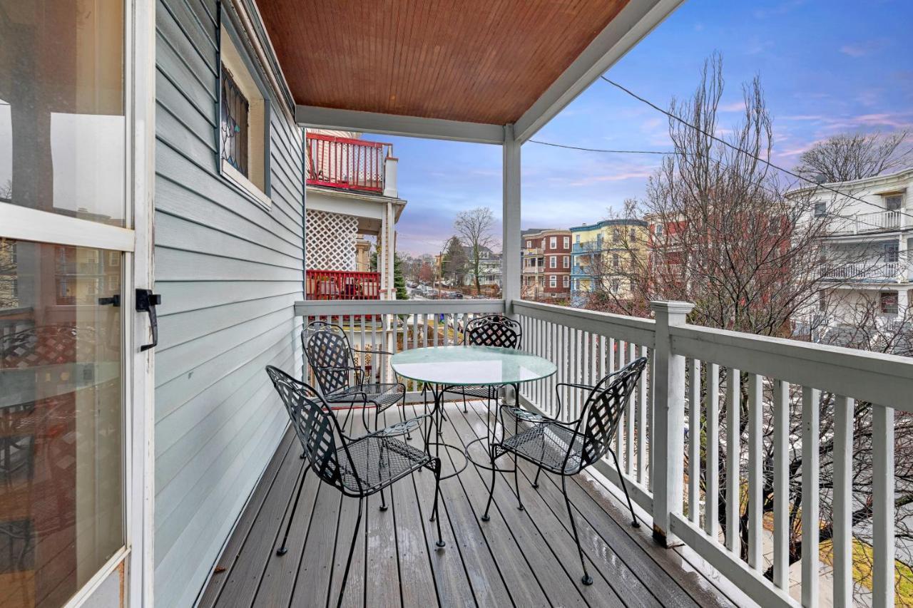 Apartment Bright & Spacious 2br Apartment, Mins From Downtown Boston, Parking *