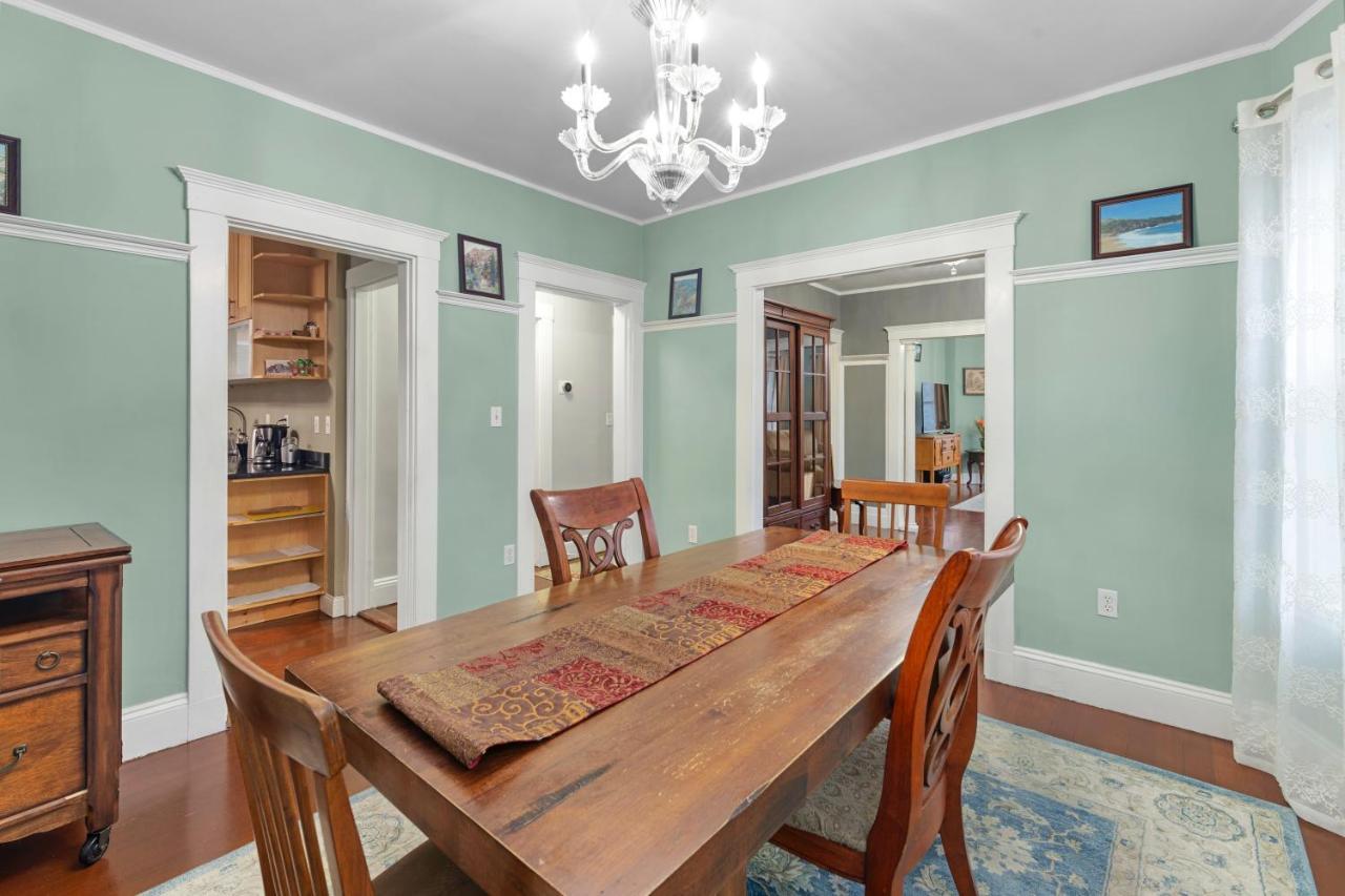 Apartment Bright & Spacious 2br Apartment, Mins From Downtown Boston, Parking Boston