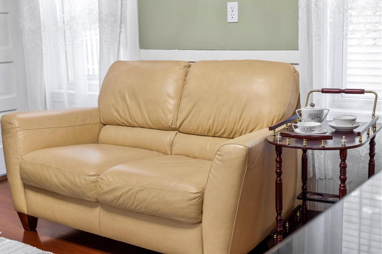Bright & Spacious 2br Apartment, Mins From Downtown Boston, Parking Apartment Boston