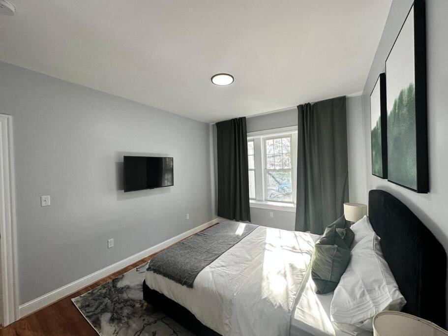 Jxn Services - Your Away From Home! Apartment *
