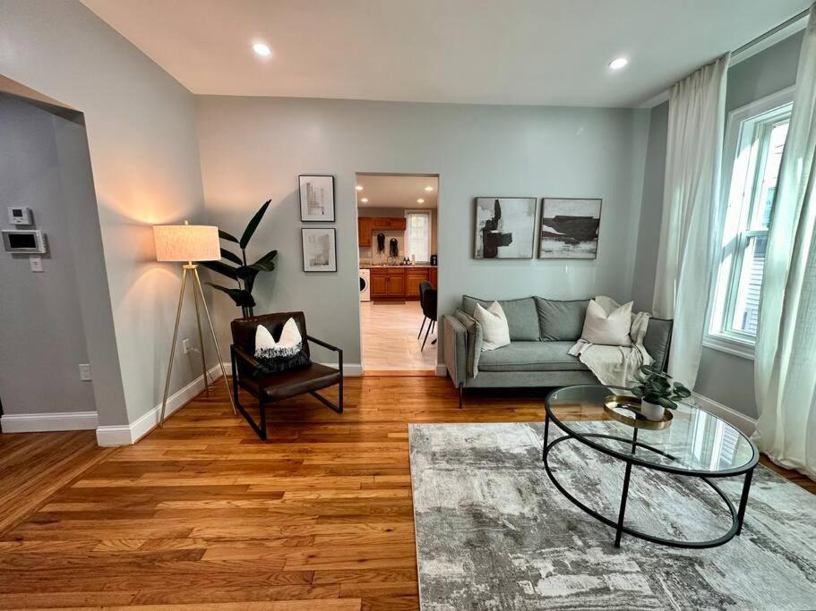 Jxn Services - Your Away From Home! Apartment *
