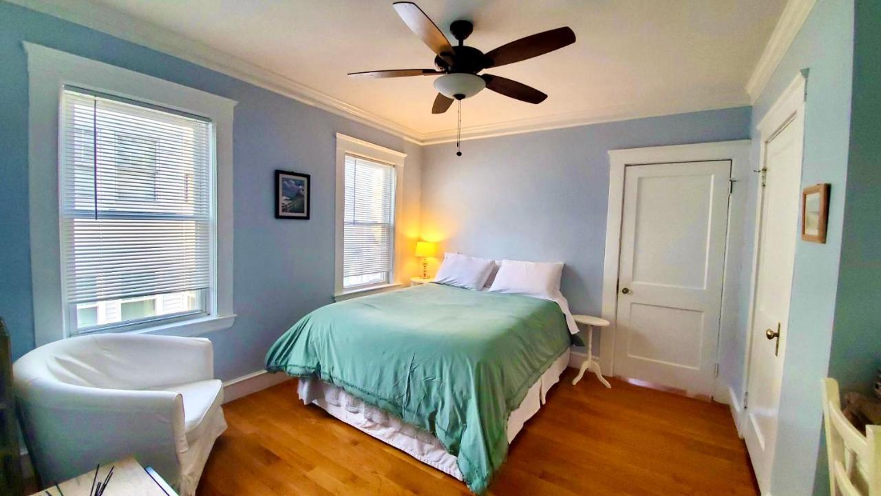 Near Train Station Gorgeous 3-bedroom With Patios Apartment Boston