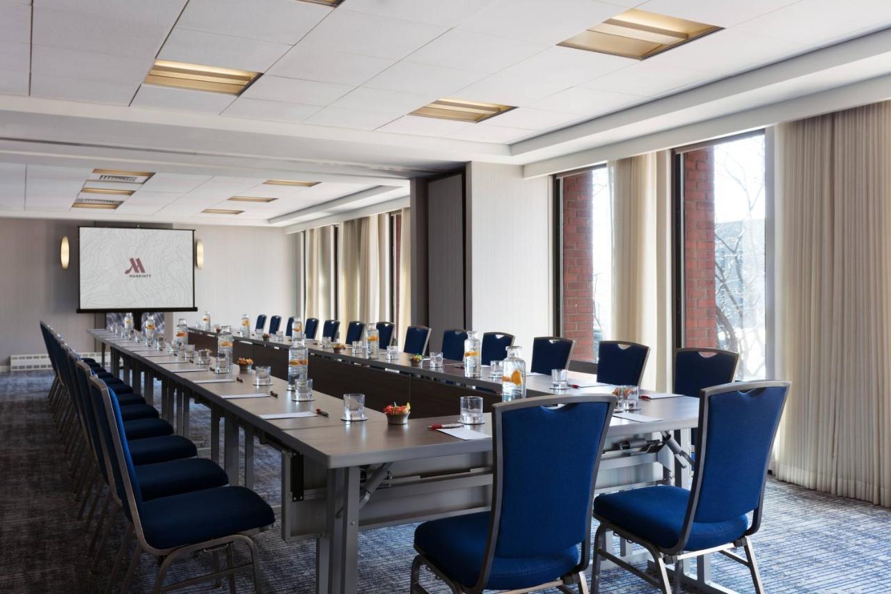 Marriott Long Wharf Hotel 4*