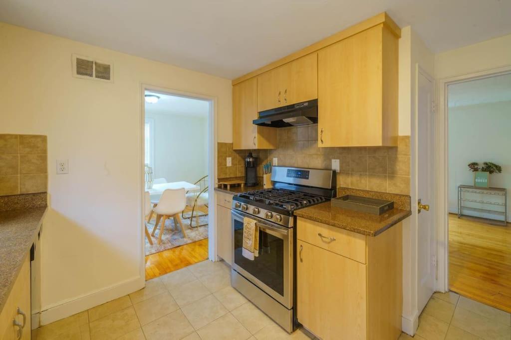 New Vanity Short- Term Rentals- Neponset Riverway Boston