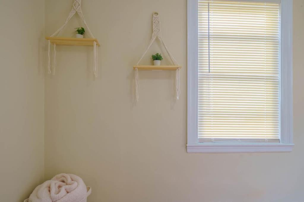 Apartment New Vanity Short- Term Rentals- Neponset Riverway