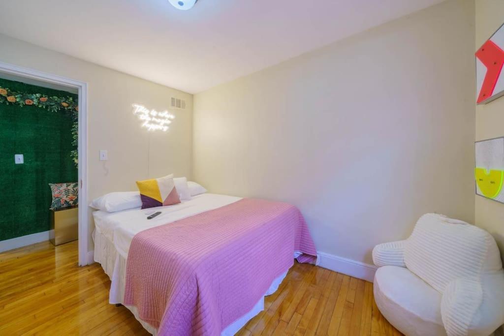 New Vanity Short- Term Rentals- Neponset Riverway *