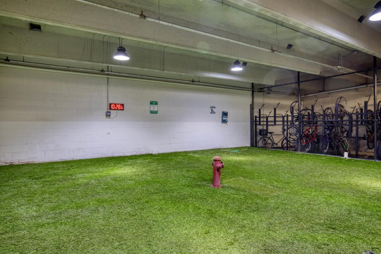 S W Gym Wd By Seaport On D Bos-350 Apartment Boston