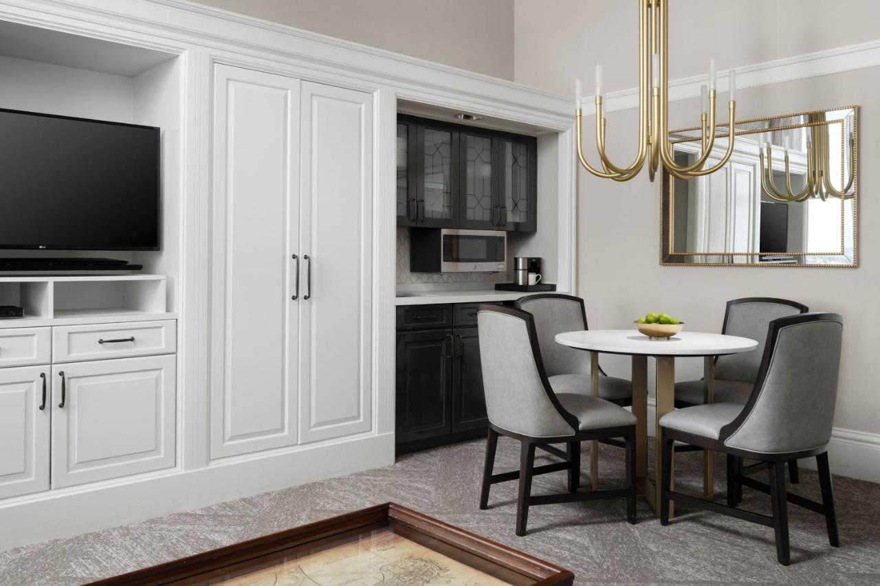 Marriott Vacation Club At Custom House,   3* Boston