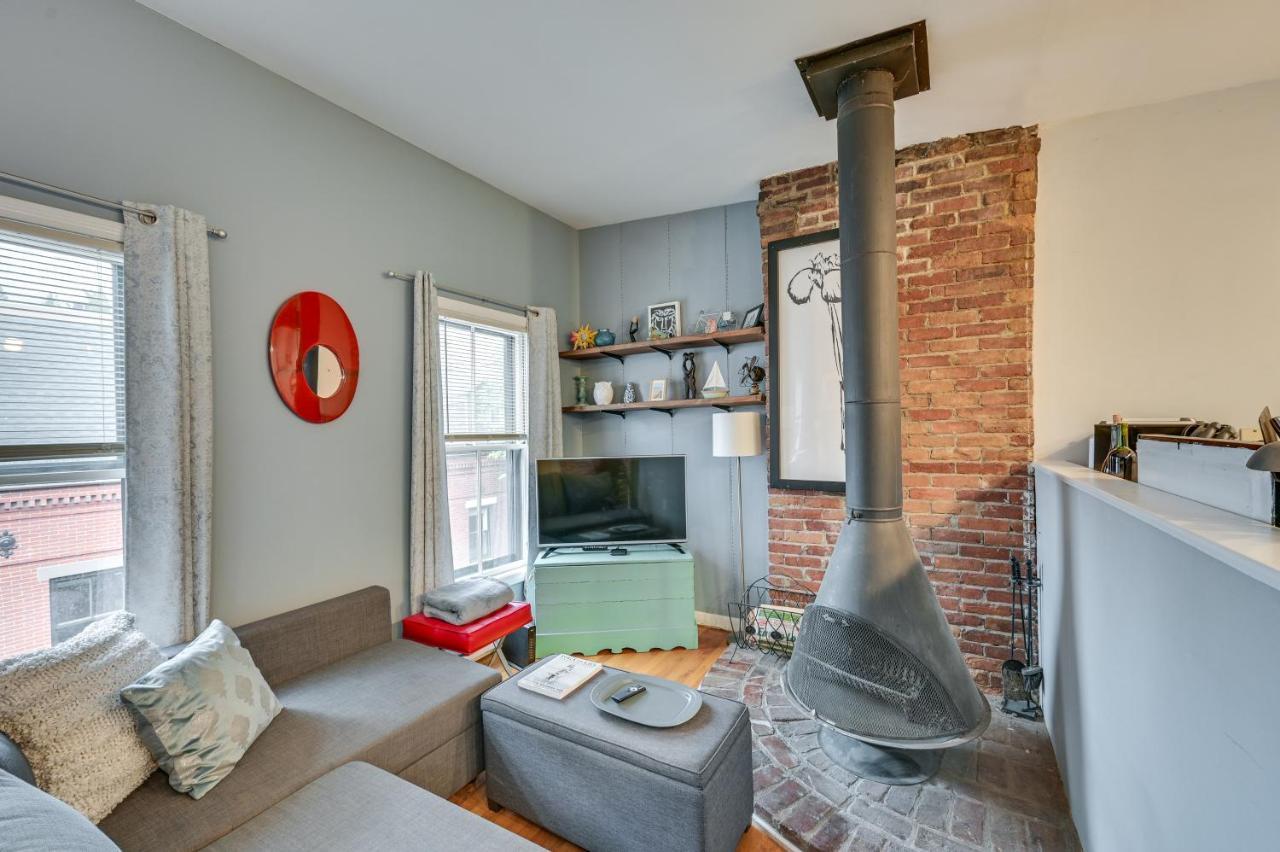 Holiday home Cozy Vacation With Rooftop Deck! Boston