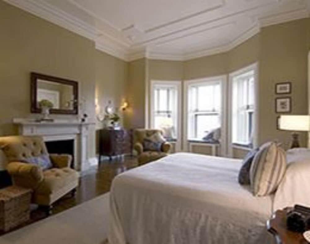 The College Club Of Bed & Breakfast 3*