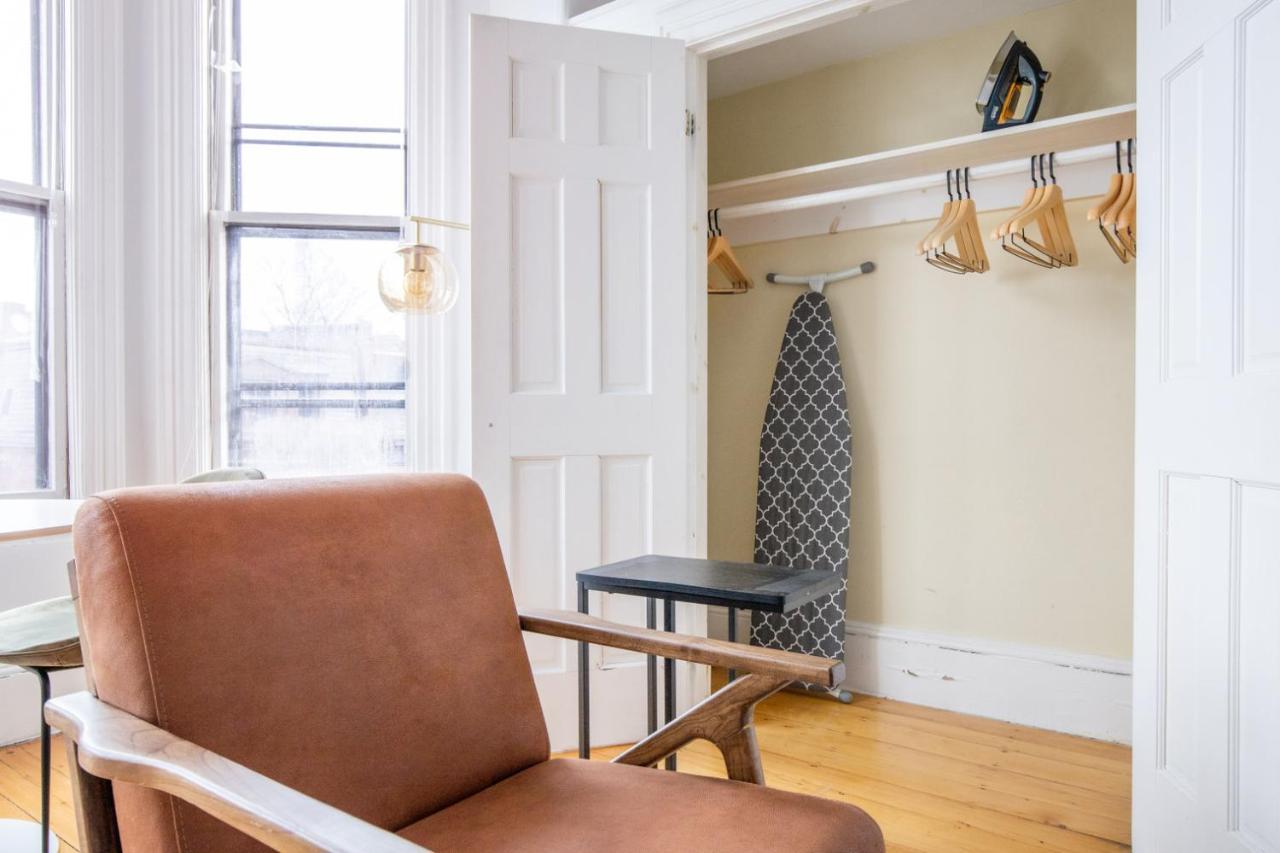 Back Bay 1br Steps From Newbury T Bos-559