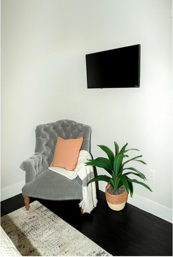 The On Glenway Apartment