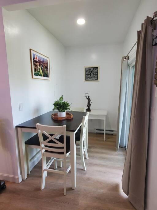 Newly Renovated -2 Bedroom *