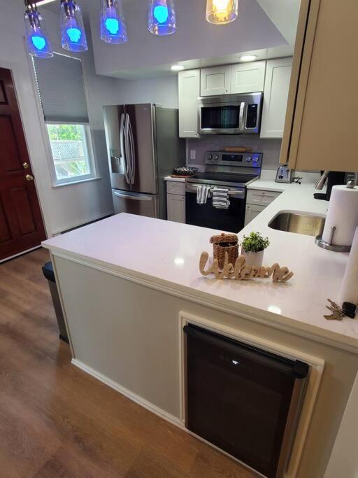 Newly Renovated -2 Bedroom Apartment