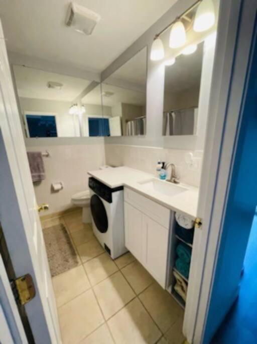 Newly Renovated -2 Bedroom *