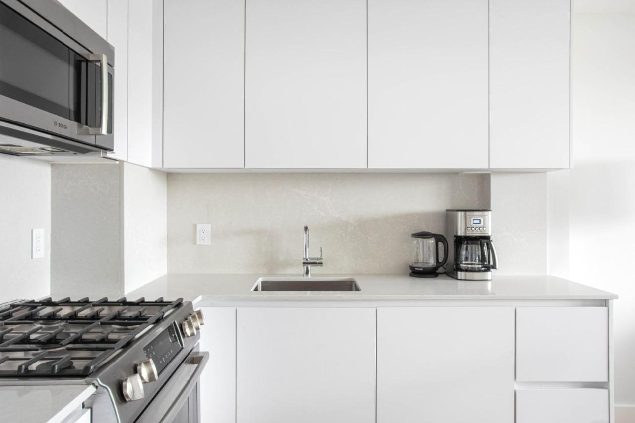 2br W Wd Steps From Carson M St Bos-400 Apartment