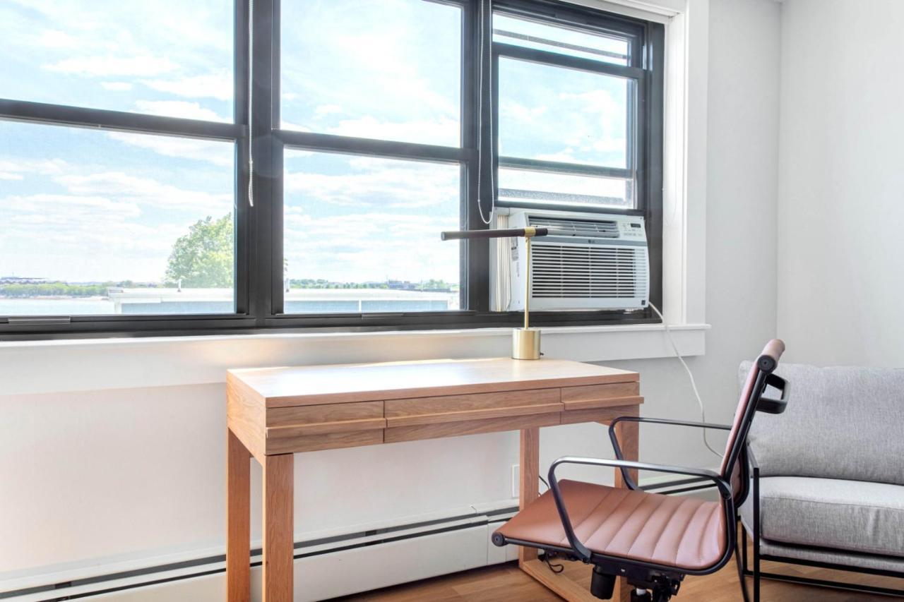 2br W Wd Steps From Carson M St Bos-400 *