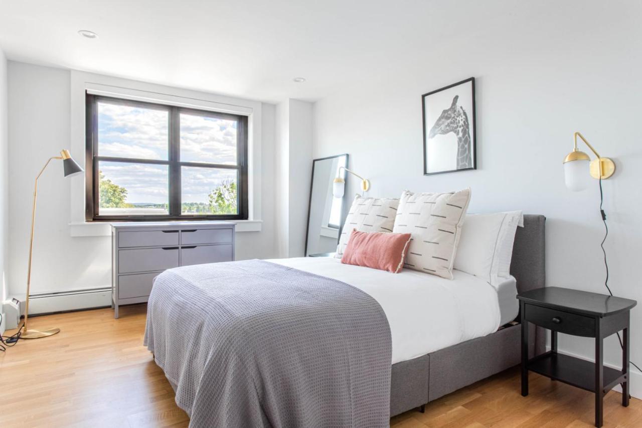 Apartment 2br W Wd Steps From Carson M St Bos-400