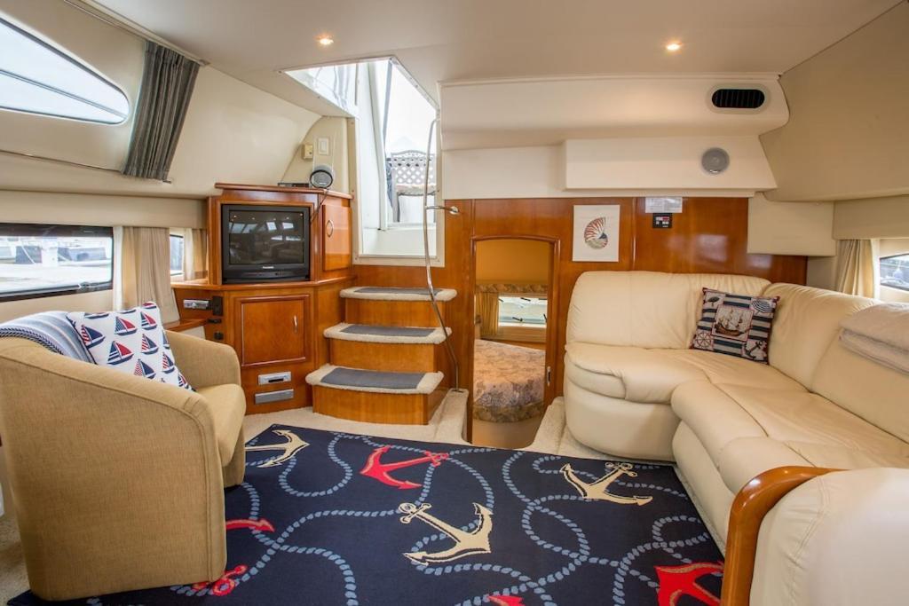 Sea Pearl Yacht Boston