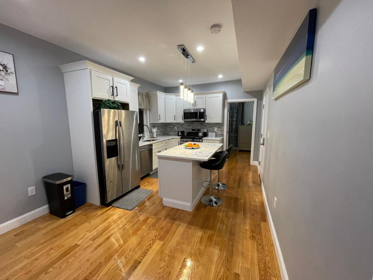 Luxury 3 Bedroom Private Apartment *