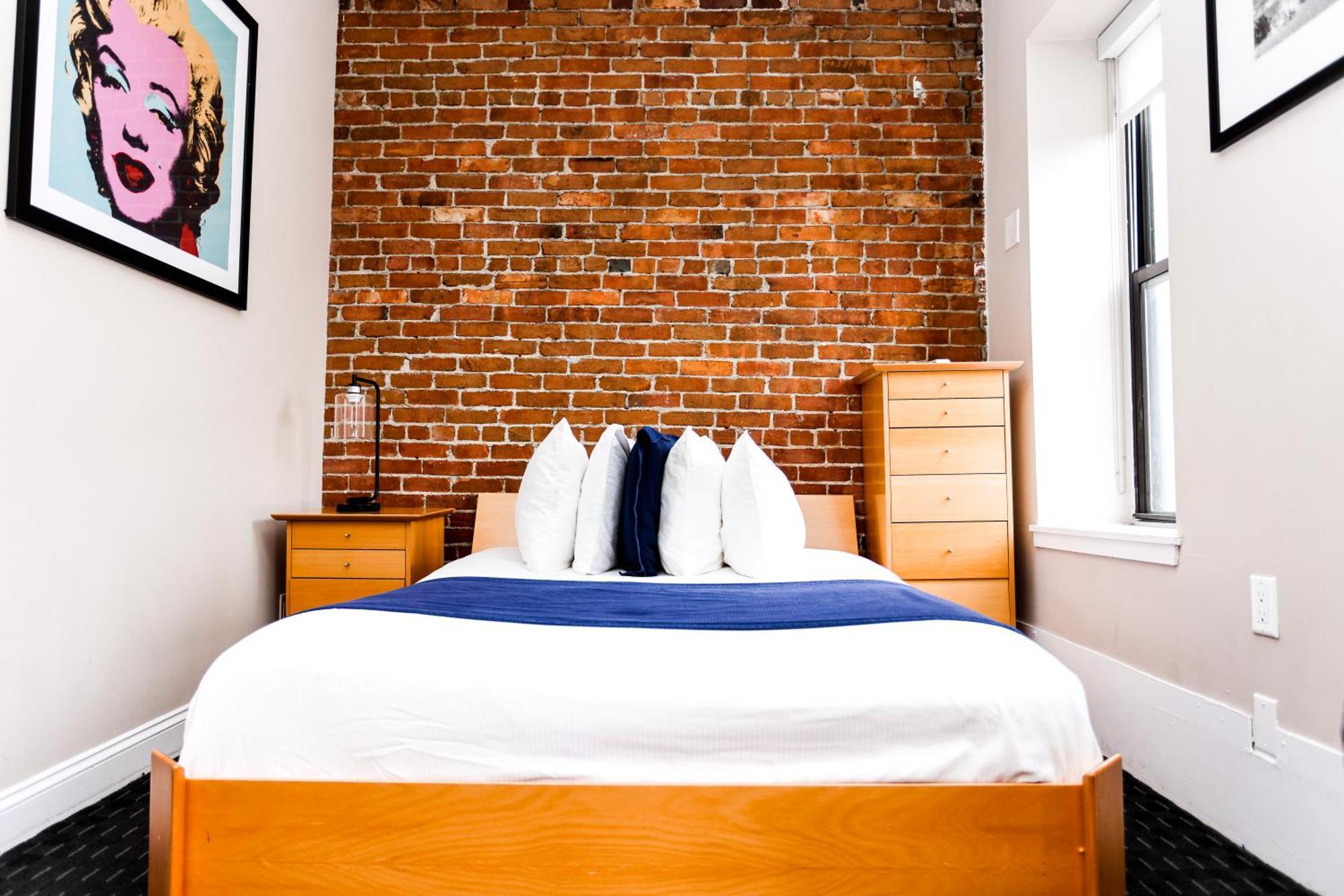 Stylish Downtown In The Southend, C.ave #24 *
