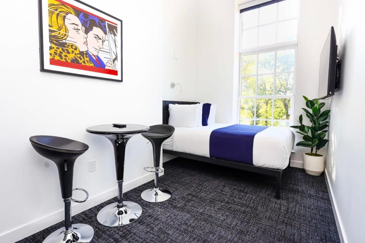 Stylish In Historic - Unit #205 Apartment *