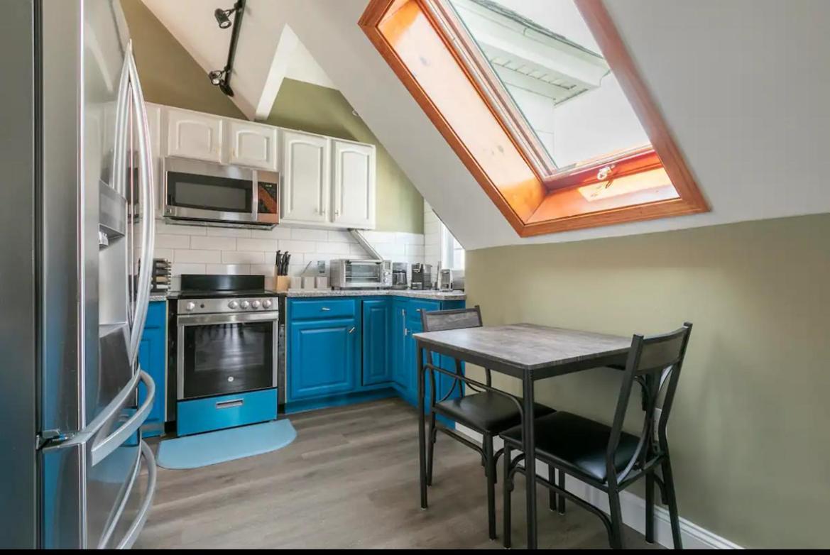 Apartment Large Studio Open Concept In Zoo Franklin Park Near