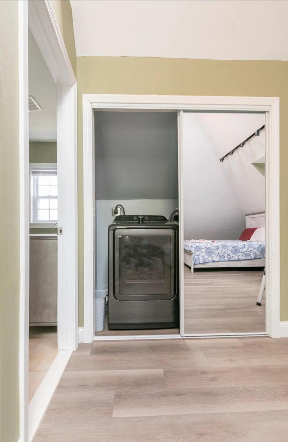 Apartment Large Studio Open Concept In Zoo Franklin Park Near *