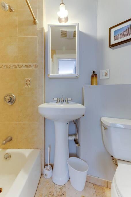 Apartment New! Near Mbta, 3mi To Fenway! *