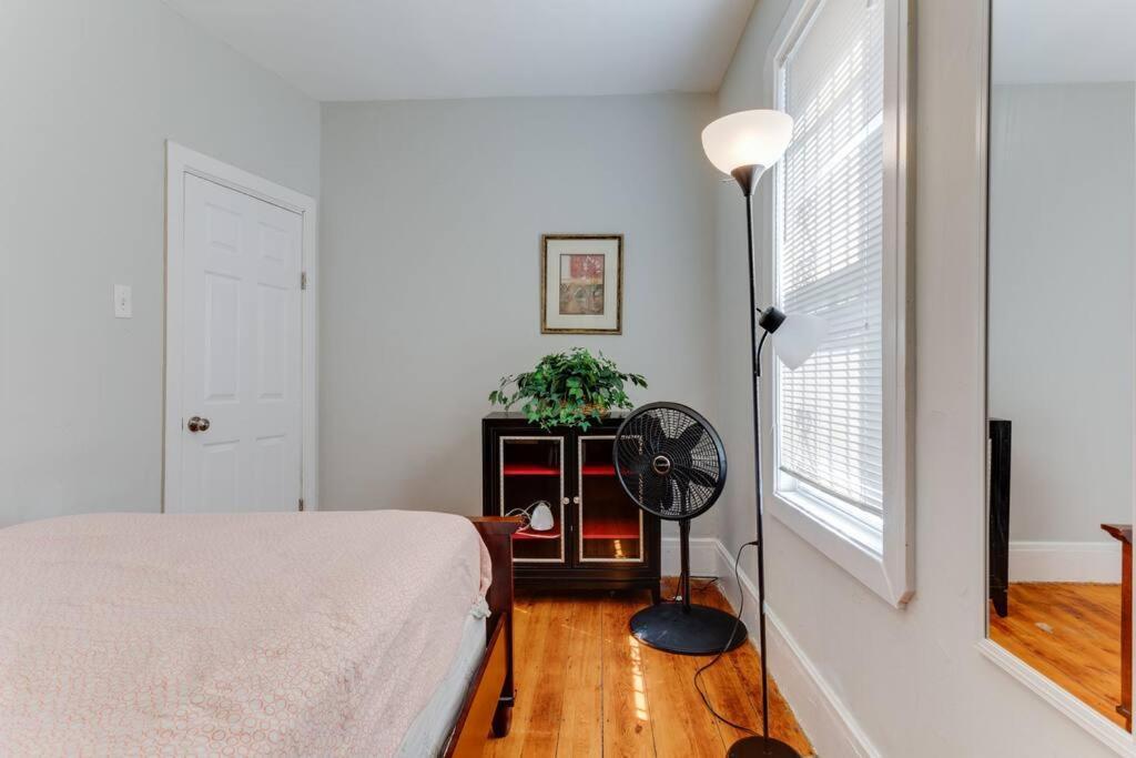 Apartment New! Near Mbta, 3mi To Fenway! *