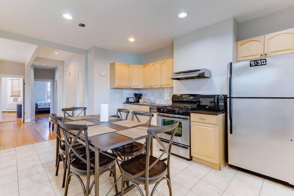 New! Near Mbta, 3mi To Fenway ! Apartment Boston