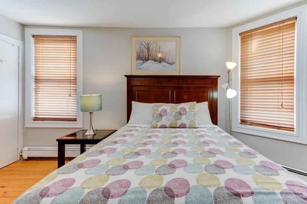 Apartment New! Near Mbta, 3mi To Fenway ! Boston