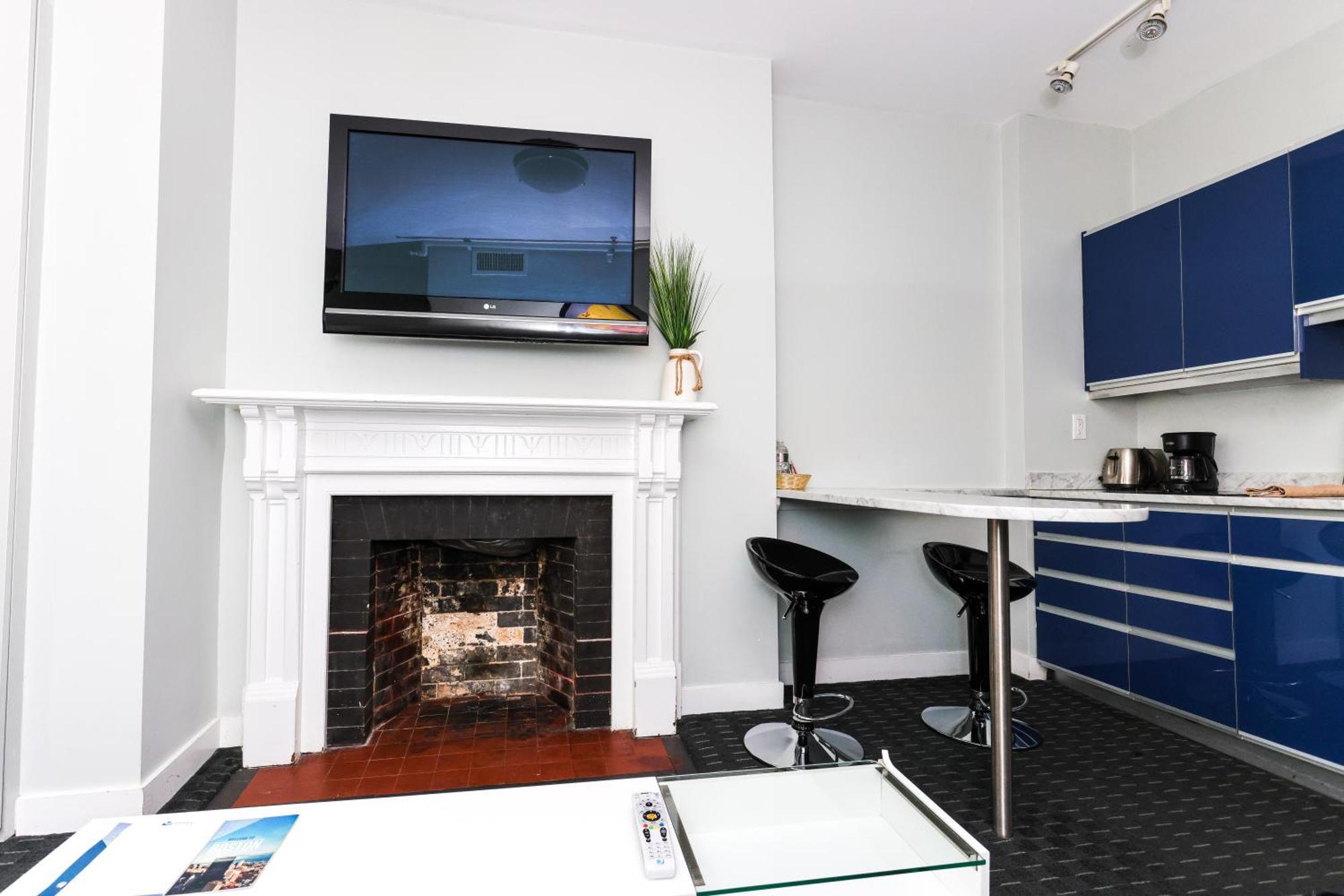 Furnished Newbury Street Studio, #6 Boston