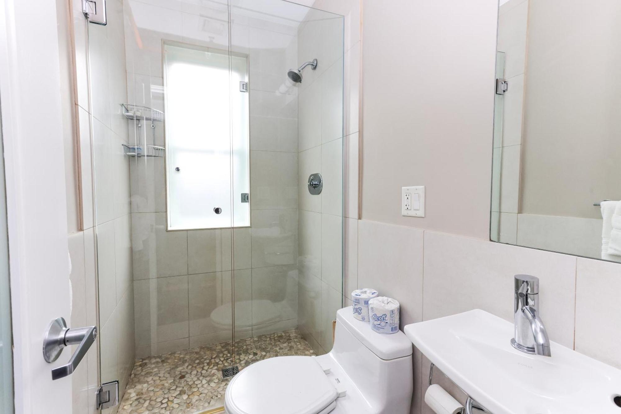 Furnished Newbury Street Studio, #6