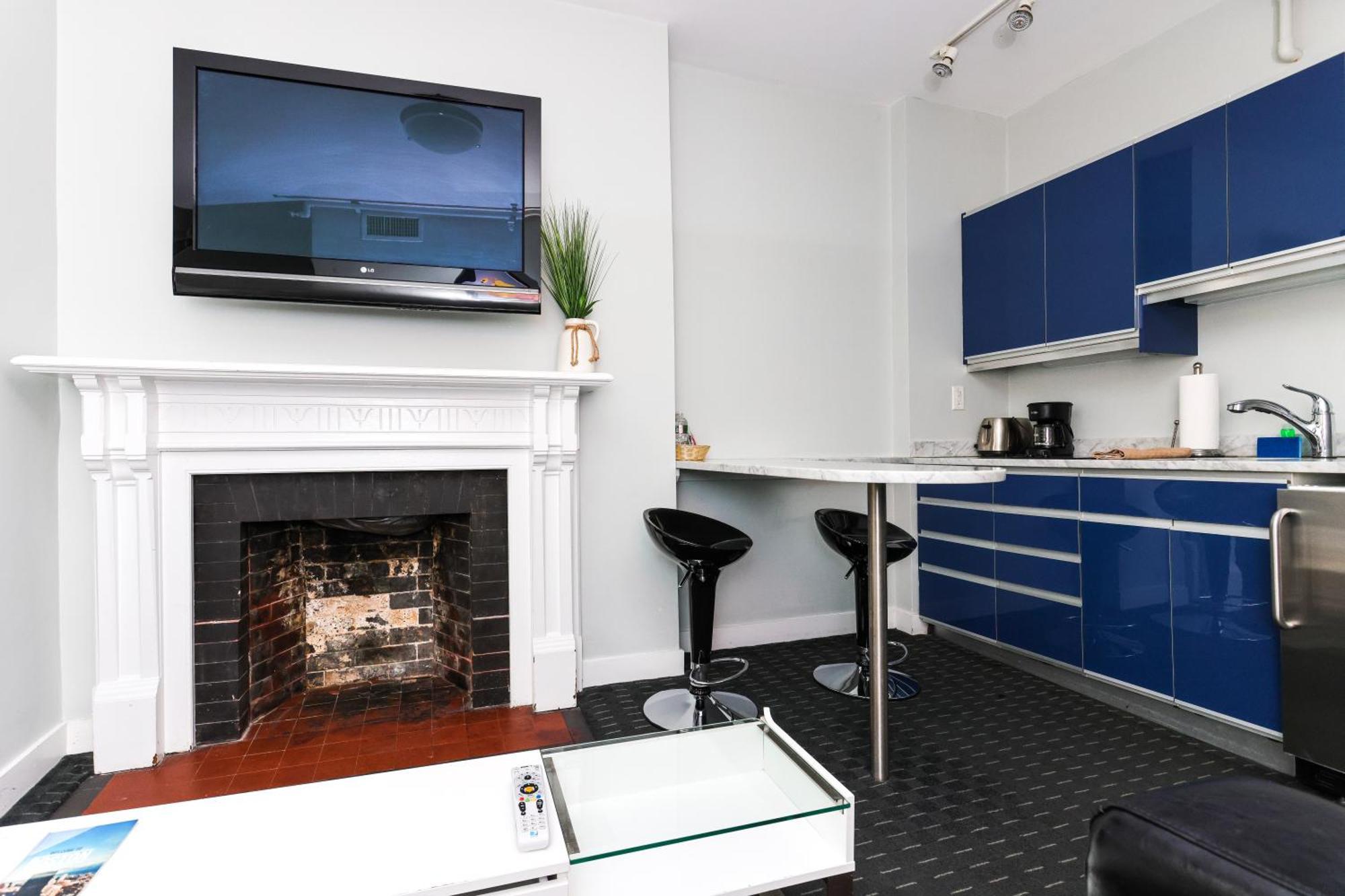 Furnished Newbury Street Studio, #6 Apartment Boston