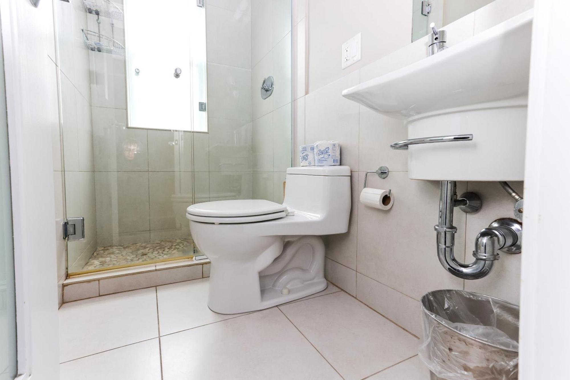 Furnished Newbury Street Studio, #6 *