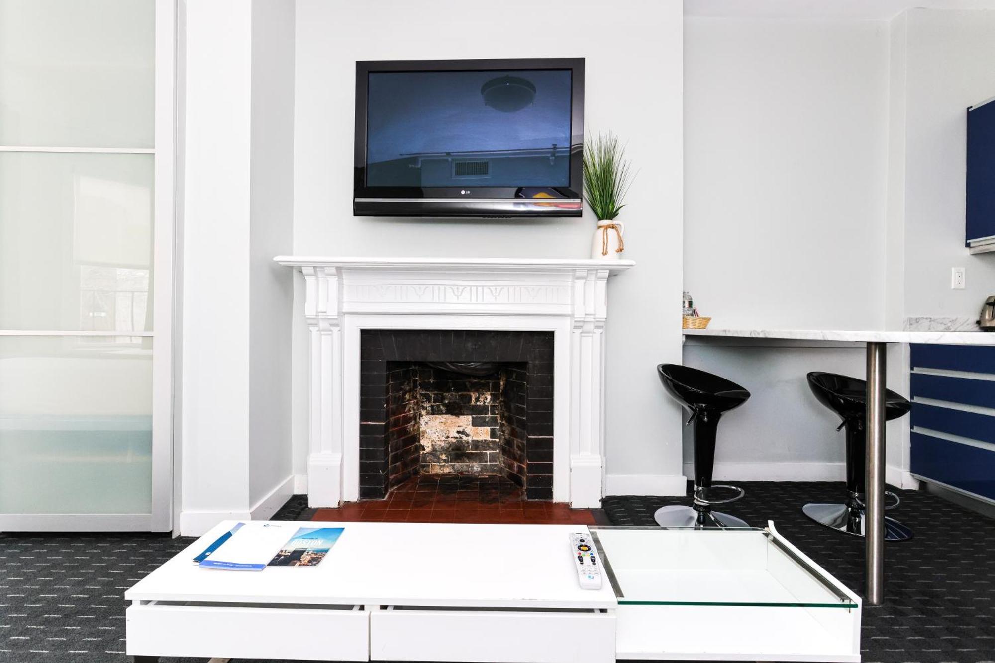 Apartment Furnished Newbury Street Studio, #6
