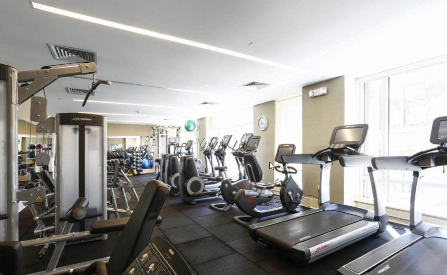 Back Bay W Gym Nr Newbury St Bos-459
