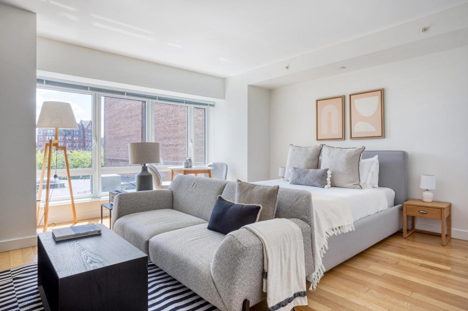 Back Bay W Gym Nr Newbury St Bos-459 * Boston