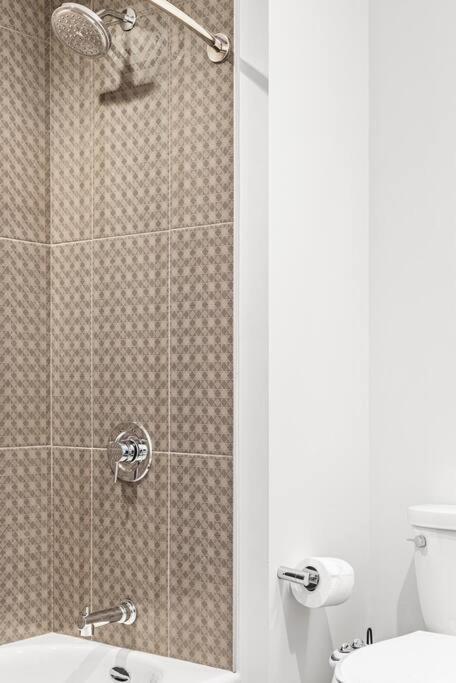 Executive Suites By Orchard Group Apartment