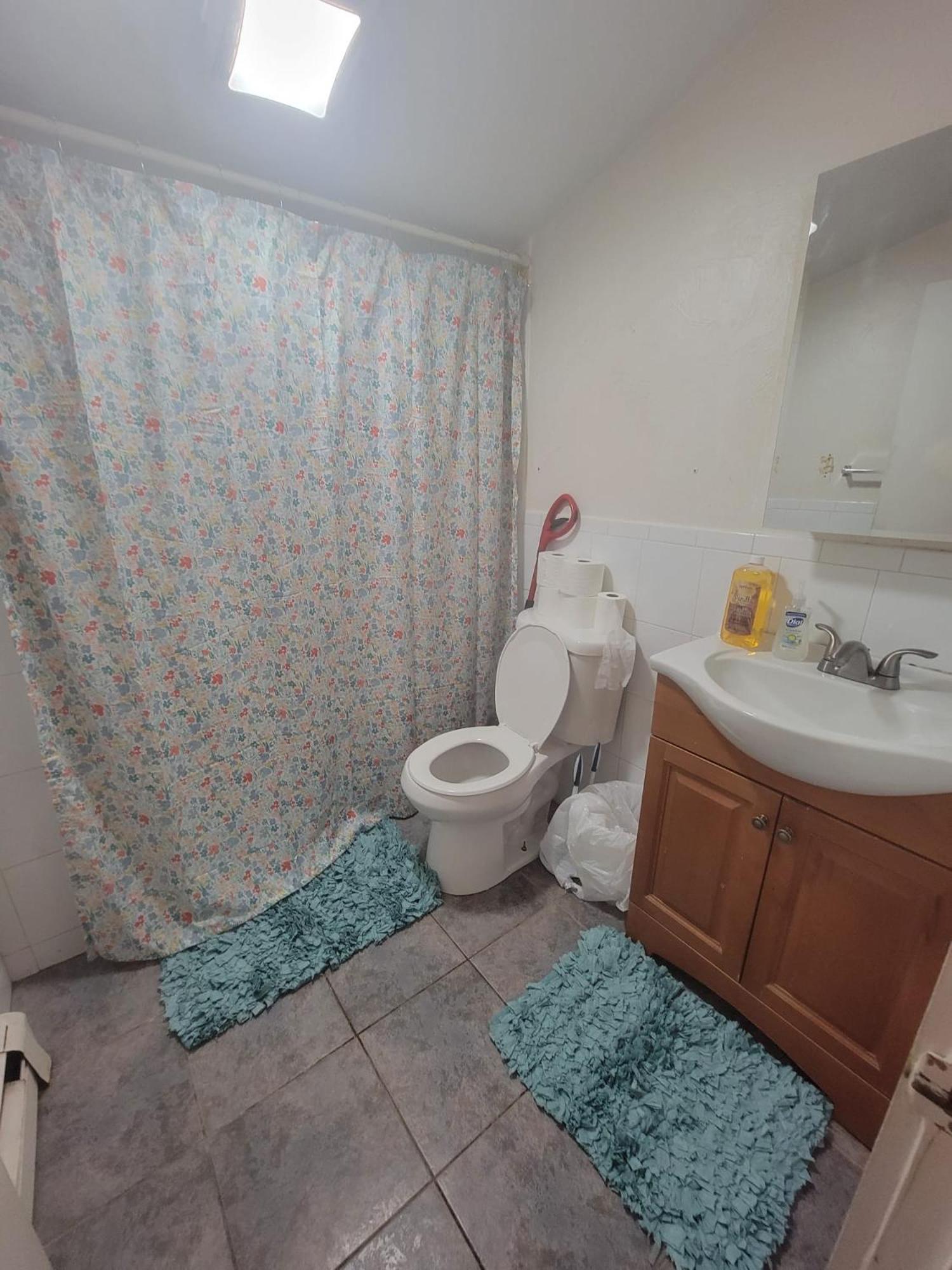 Private Bedroom Near Guest house
