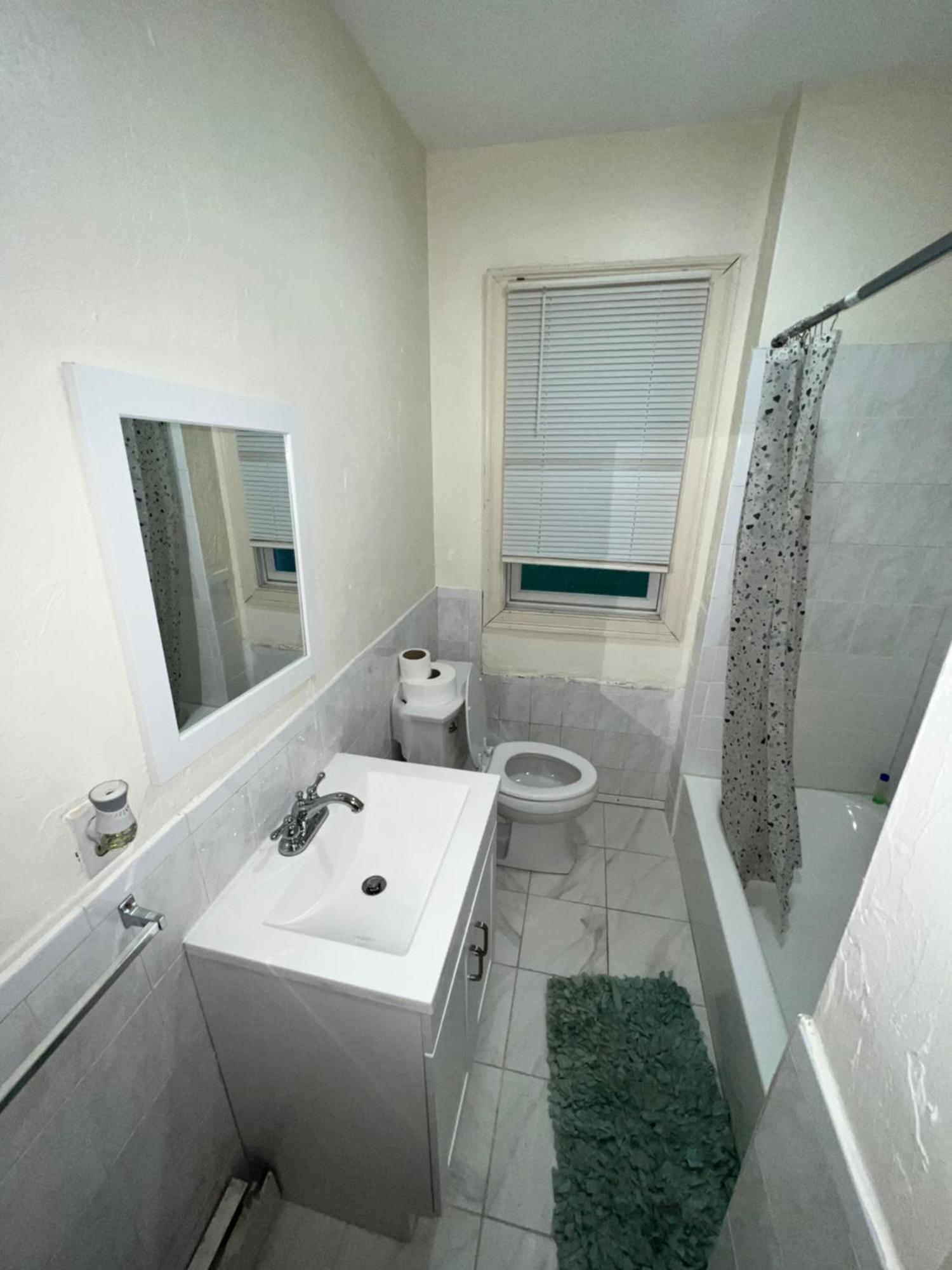 Private Bedroom Near Guest house