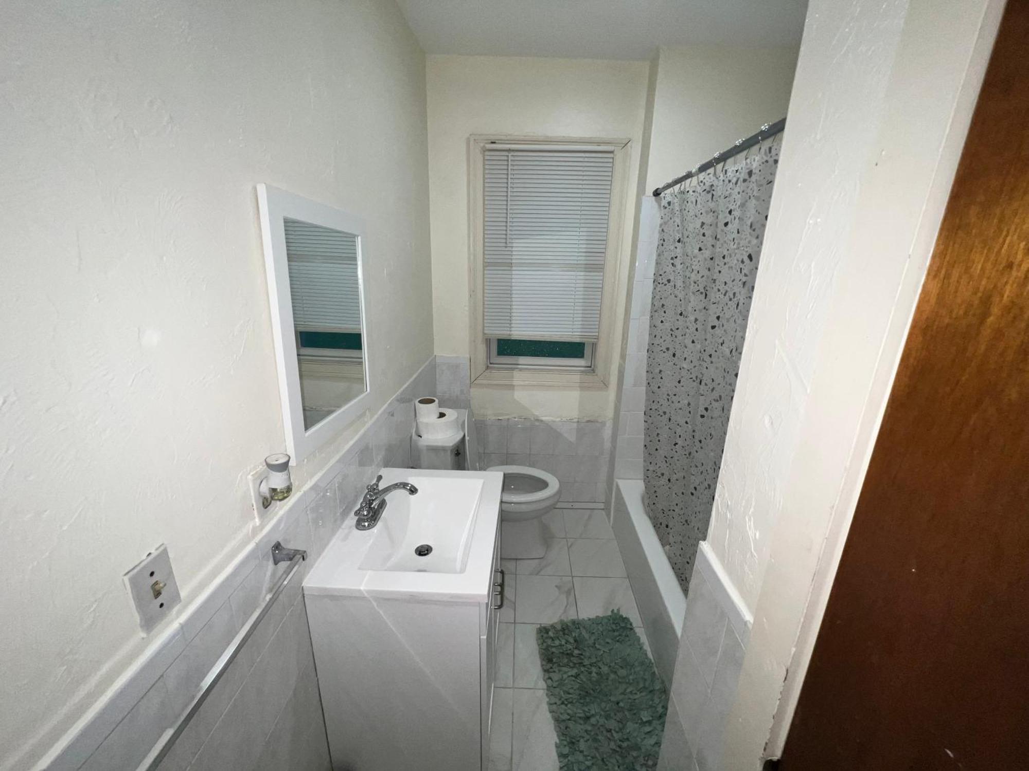 Private Bedroom Near Guest house