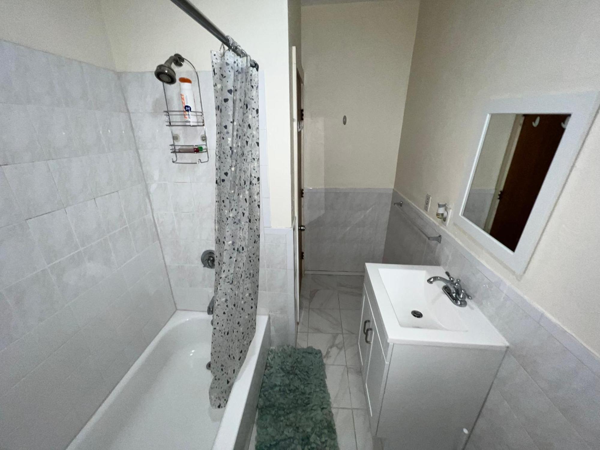 Private Bedroom Near Guest house